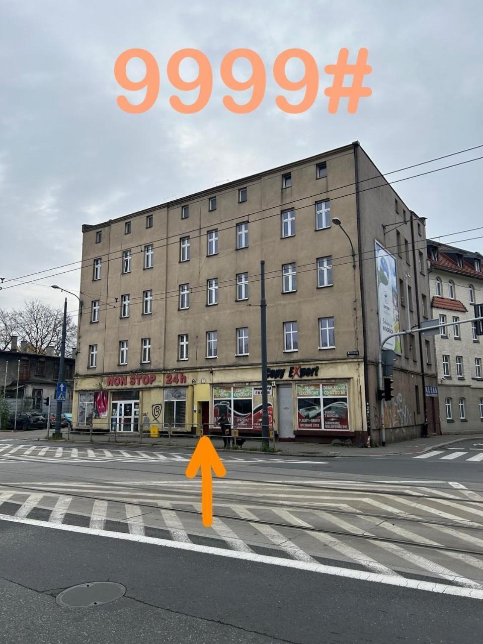Yellow Hostel 24H - Sniadanie I Obiad Gratis - Free Parking Katowice Ngoại thất bức ảnh
